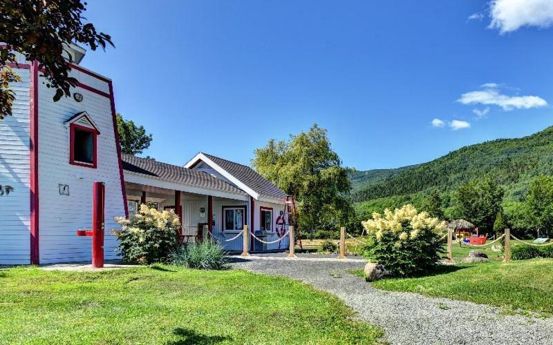 Maison Accueillante - Spa, Fleuve Et Montagnes! Петіт-Рів'єр-Сен-Франсуа Екстер'єр фото